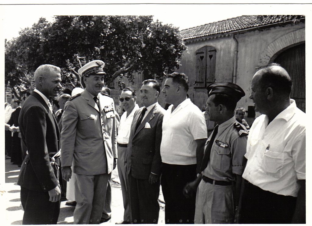 BOU SFER 06 JUILLET 1958 POSE DE LA PREMIERE PIERRE DU MONUMENT AUX MORTS 013.jpg